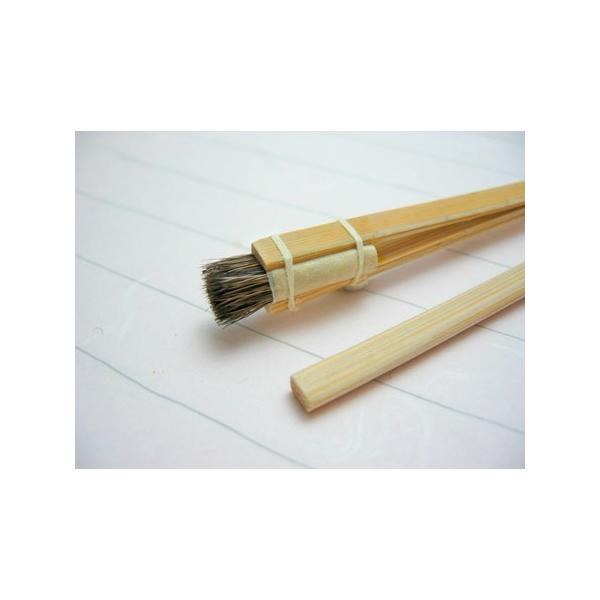 ぼかし刷毛1号。毛質が固く弾力性があるので日本画用、染色用、版画用、デザイン用としてボカシや刷り込みなどに使用出来ます。