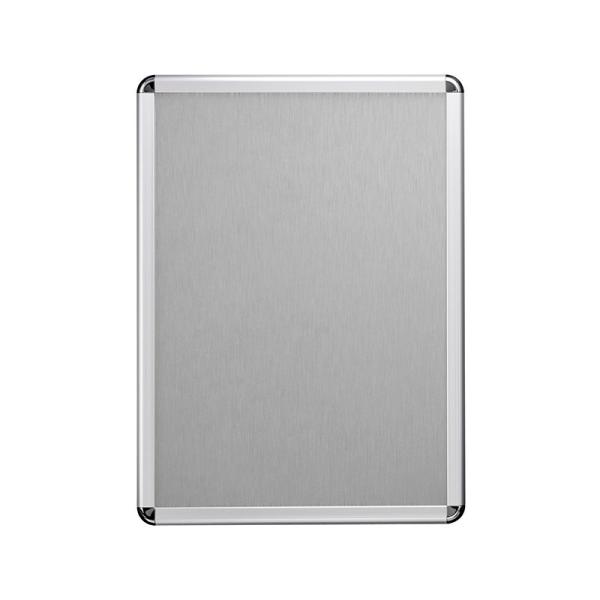 国産メーカーシンエイのポスターグリップシリーズで、屋外防水シート付きの商品です！ポスターを雨から守ります。水抜き穴もあるため、雨の日でも安心！高品質で、大手メーカーにも多く引き合いのある商品です。前4辺のフレームが手で開けられるため壁面に取...