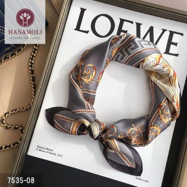 ■化学繊維に敏感な方や化学繊維独特の静電気のまとわり付が苦手な方に使っていただきたい本物のしなやかさです。ちょっとしたさりげない贈り物にもお勧め♪美しい光沢が贅沢なシルクサテン首元のアクセントにしたり、バックの持ち手に巻いたりとお好みでアレ...