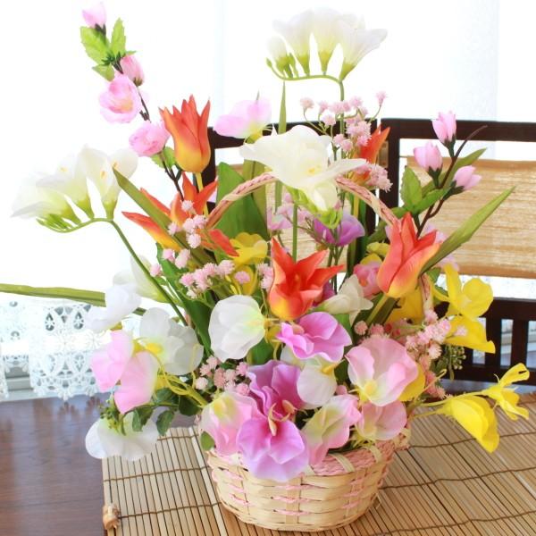 造花 アレンジ チューリップやフリージアの春のホワイトバスケットアレンジ Ct触媒 1302 5457 シルクフラワーの山久ヤフー店 通販 Yahoo ショッピング