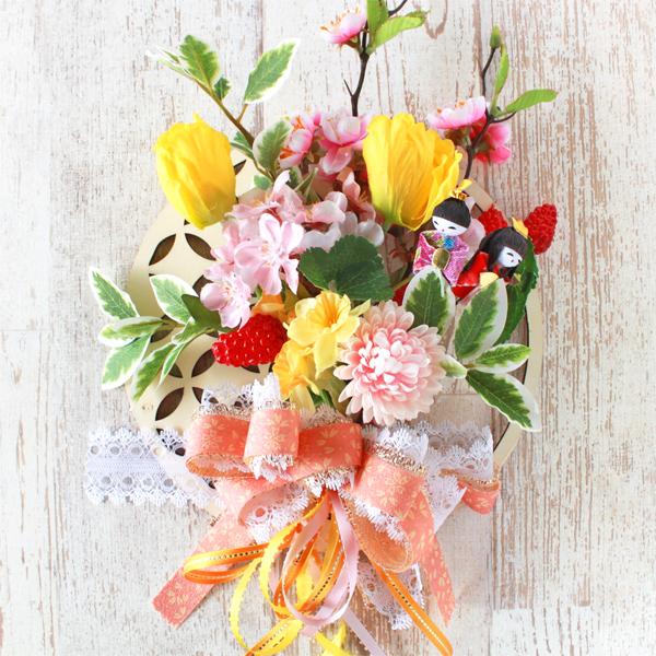 造花 和風プレートに飾ったひなまつりの壁掛けアレンジ シルクフラワー Ct触媒 ひなまつり 21 6003 シルクフラワーの山久ヤフー店 通販 Yahoo ショッピング