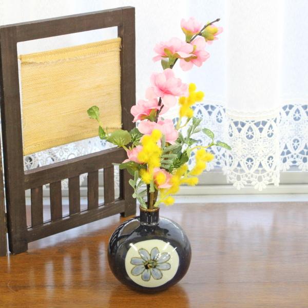 造花 手描き陶器に入った桃とミモザの和風プチアレンジ シルクフラワー