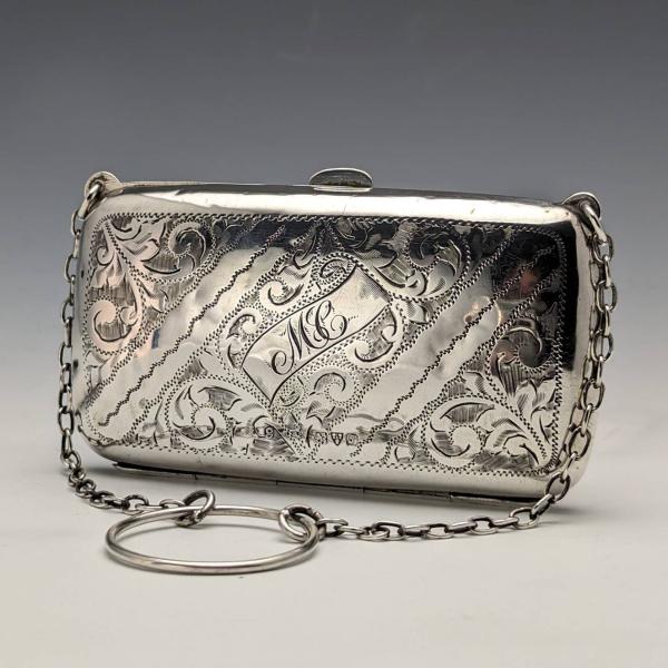 silver-lug_173147381 silver-lug_173147381