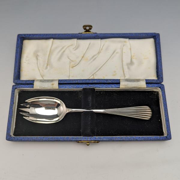 1916年 英国アンティーク 純銀製スポーク ケース入 James Dixon 1916年 英国アンティーク 純銀製スポーク ケース入 James Dixon