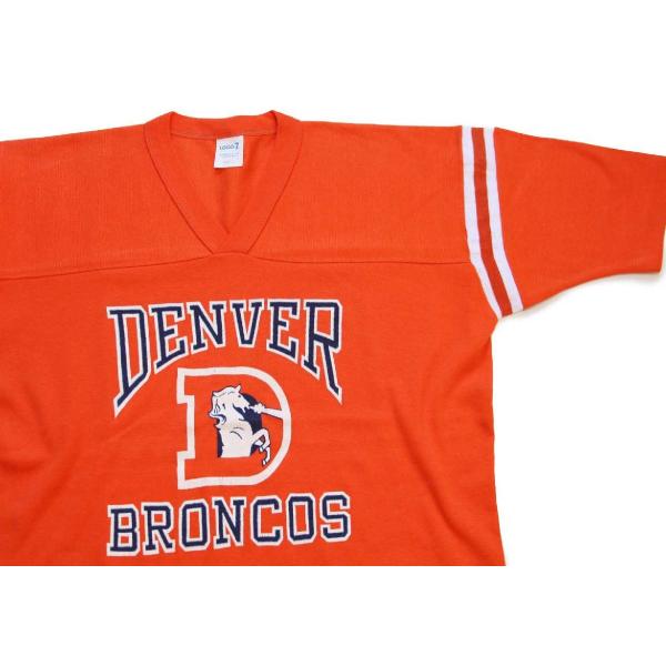 70s LOGO7 NFL DENVER BRONCOS Vネック フットボールTシャツ 70s LOGO7 NFL DENVER BRONCOS Vネック フットボールTシャツ