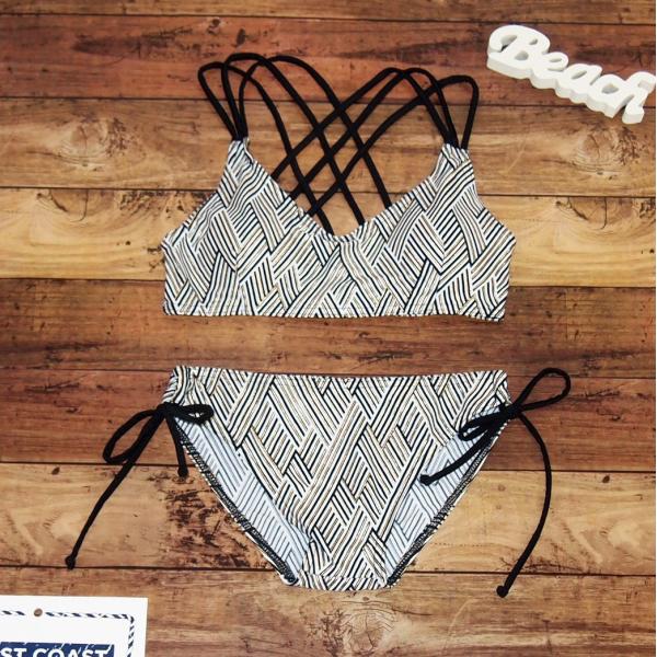 水着 レディース ビキニ 上下セット バックデザイン 2点セット プチプラ 変形ストライプ ゴールド 体型カバー 流行 カラフル 派手 女性用 販売 Buyee Buyee Japanese Proxy Service Buy From Japan Bot Online