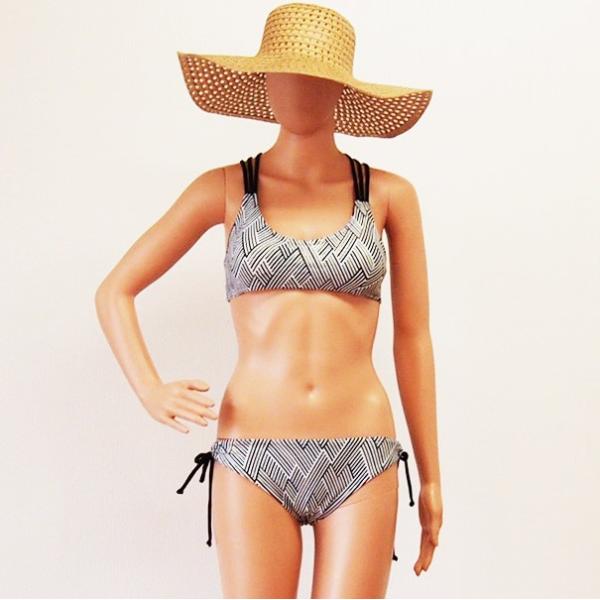 水着 レディース ビキニ 上下セット バックデザイン 2点セット プチプラ 変形ストライプ ゴールド 体型カバー 流行 カラフル 派手 女性用 販売 Buyee Buyee Japanese Proxy Service Buy From Japan Bot Online