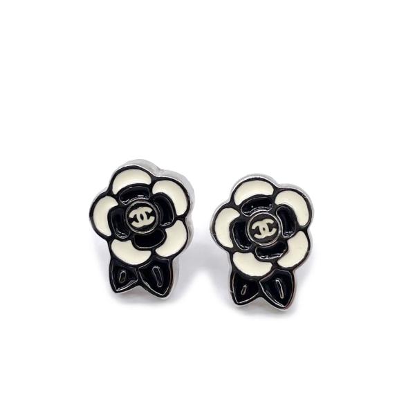 シャネル　カメリア　ココマーク　ピアス　正規品　CHANEL 刻印有り　美品 CHANEL 美品 シャネル カメリア ココマーク ピアス 黒×シルバー
