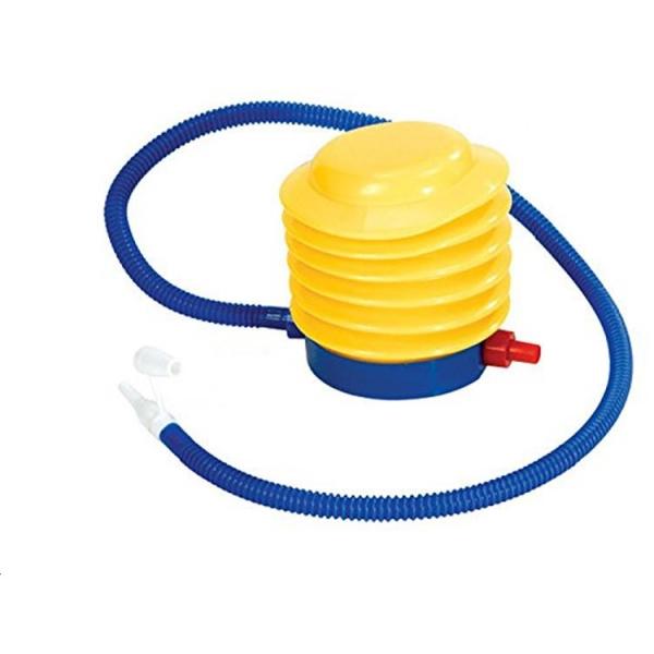 足で踏んで空気を入れるスタンダードなエアーポンプです。プールや海水浴での浮き輪やビーチボールなどを膨らませるのに手軽で便利！直径約10ｃｍで子供たちも気軽使用できる！エアーマットなどを膨らませるのに手軽で便利♪口2個付き、空気注入＆排出両方...