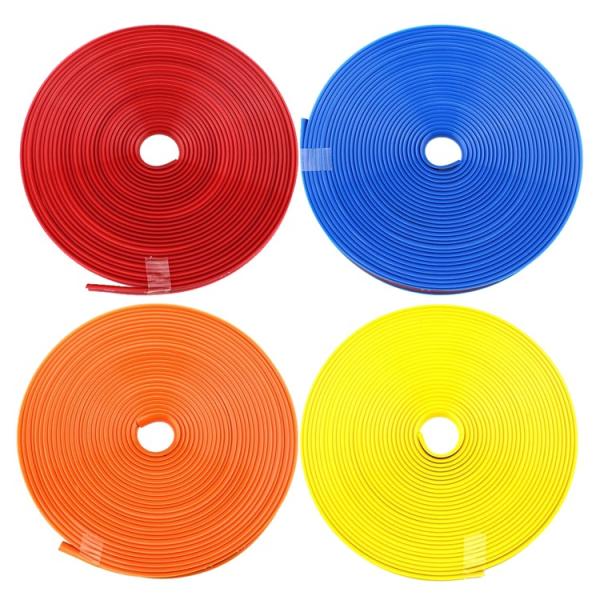 ホイールのリムをガリキズ等のダメージから保護、またはキズ隠しとしても役立つ、長さ約8mのシリコン製リムプロテクターです。ホイールサイズに合わせ自在にカットできるPVC素材製で、裏面の強力粘着テープにより施工も簡単です。また、鮮やかなカラーで...