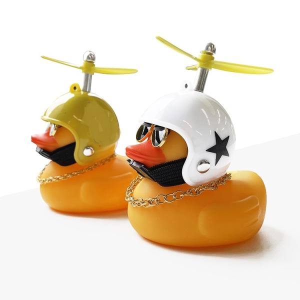 小さなかわいいアヒルを連れてお出かけしませんか。アヒルの背中を強く押し込めば、ライトが点滅し、アヒルから音も出ます。ヘルメットは着脱式で、付属のサングラスやネックレスを活用してアヒルにおしゃれを楽しませてあげてください。 両面テープも付きで...