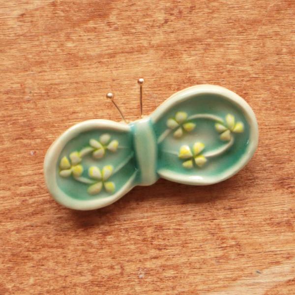 TOMI-kobo 陶器 ブローチ 蝶々 ジュエリー ハンドメイド アクセサリー レディース おしゃれ かわいい 母の日 オケージョン 入学式 入園式