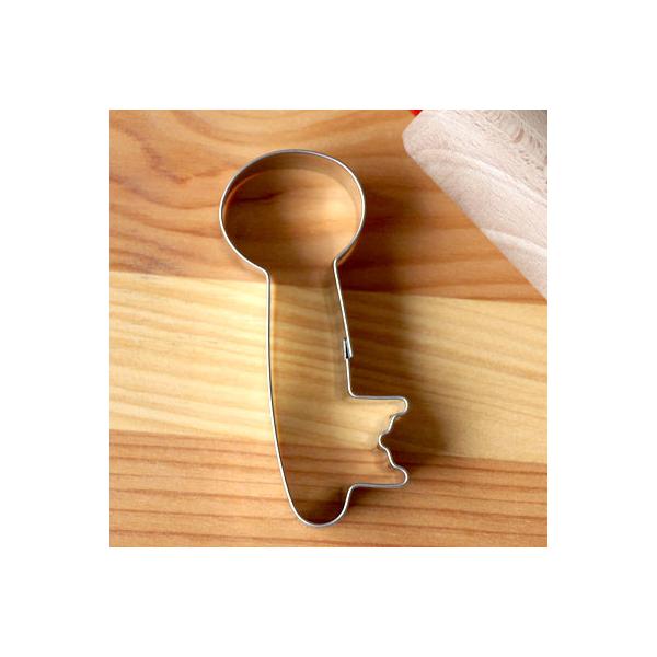 日本ではなかなか見かけない、クッキーカッター。ドイツからお取り寄せしました。クッキーを作って、お友達にプレゼントするのも楽しいですね。Size：H7.5xW3xD2cm素材：ステンレススチール企画：ドイツ Stadter スタッダー原産国：...