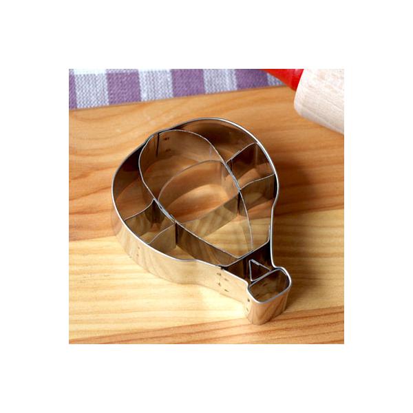 ちょっと大きめ、クッキーカッターです。珍しい気球のかたち。出来上がったら食紅で色をつけて楽しんでくださいね。Size：H7.5xW6.5x2cm素材：ステンレススチール企画：ドイツ Stadter スタッダー原産国：中国※濡れたままで長時間...