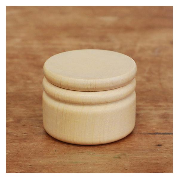 Size：H34×D43mm素材：天然木ドイツ製※自然素材を使用した手作り品のため、木目や色に多少の個体差がございます。　また、節や木目の濃淡部分が表面にみられる場合がございます。※ネジ部分に使用に差し支えない程度のガサつきや欠けがございま...