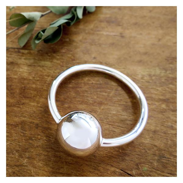 size：ボール直径2.5cm　L6cm素材：ジャーマンシルバー(合金)　シルバーメッキ仕上げメキシコ製※お子様には手渡さず、大人の方がご使用下さい。※口には入れないようご注意下さい。※溶接部分に黒ずみなどが見られる場合がございます。　ご理...