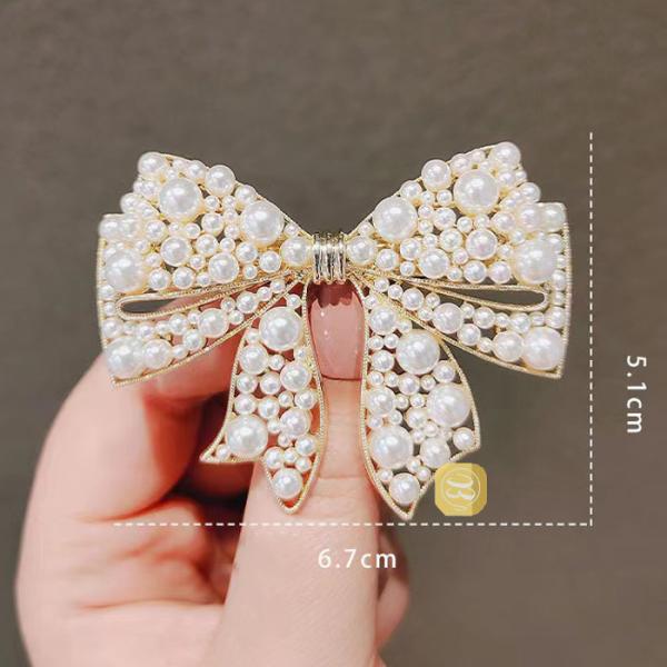   女性に人気なへアバレッタ 髪飾り