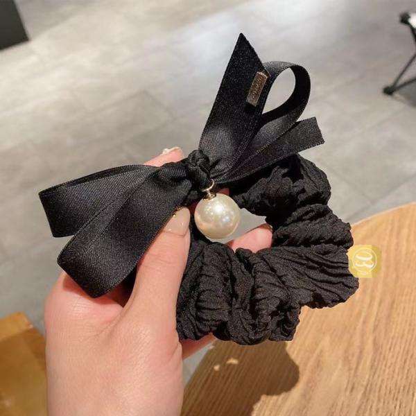 大人に人気なヘアアクセサリー　ヘアゴム