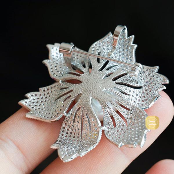 保存版】 ブローチ ユニコーン 小ぶり キラキラ 入園 入学式 授業参観