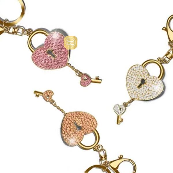 バッグチャーム ハート キラキラ 鍵 ラインストーン カラビナ 金属
