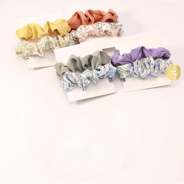 大人に人気なヘアアクセサリーシュシュヘアゴム