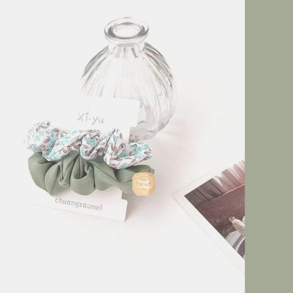 大人に人気なヘアアクセサリーシュシュヘアゴム