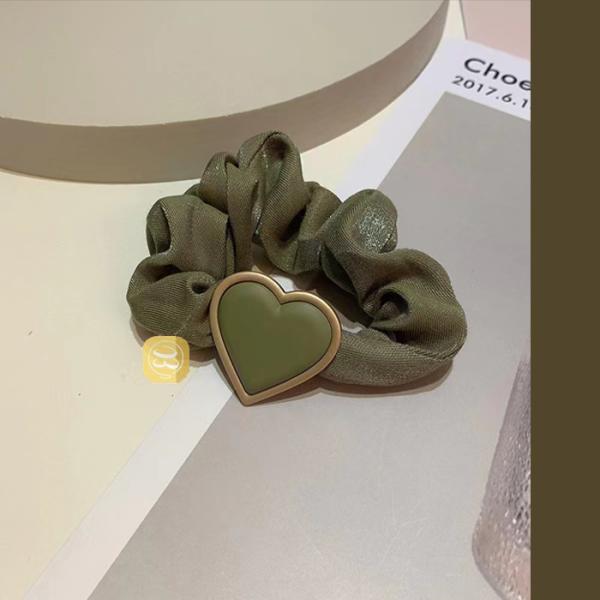 人気なヘアアクセサリーヘアゴム