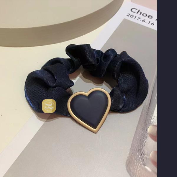 人気なヘアアクセサリーヘアゴム