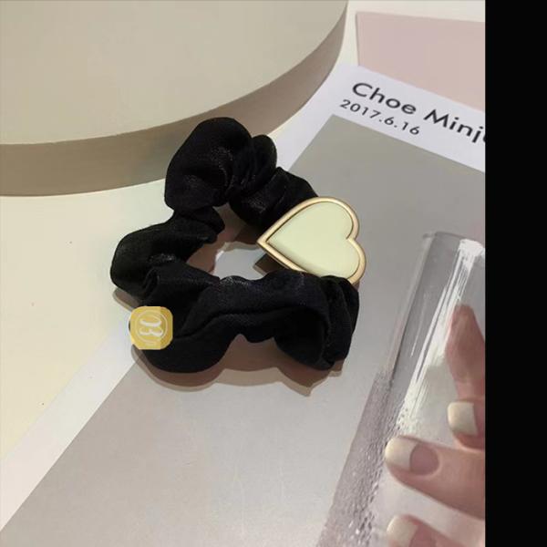 人気なヘアアクセサリーヘアゴム