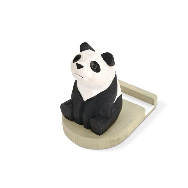 スマホと眼鏡をしっかり支える、やさしい表情の木彫りアニマルたち。背中でスマホを支えつつ、メガネやサングラスも収納してくれる1人2役な動物たち。就寝前の枕元やお仕事のデスクまわり、お料理中のキッチンなど様々なシーンで大活躍。木彫りのナチュラル...