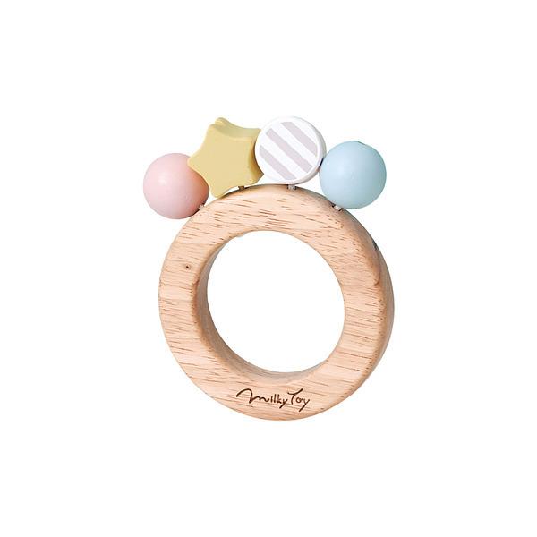 キャンディのようなビーズがかわいいラトル。赤ちゃんの手で握りやすいデザインで、振るとお星さま・丸・ 円柱のビーズがカラコロやさしい音色を奏でます。出産祝いの贈り物やお誕生日プレゼントなど、ベビーにぴったりなかわいらしいデザインです。サイズ ...