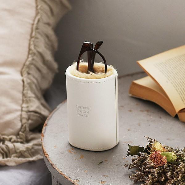 名入れ メガネスタンド ホワイト : スマートギフト Yahoo!店 - 通販