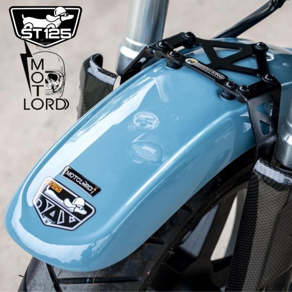Motolordd Front Fender Kit for Honda ST125タイのバイクパーツメーカーの『MotolordD』のホンダ ダックス ST125 フロントフェンダーです。取り付け方:1. 純正フロントフェンダーを取り外し...
