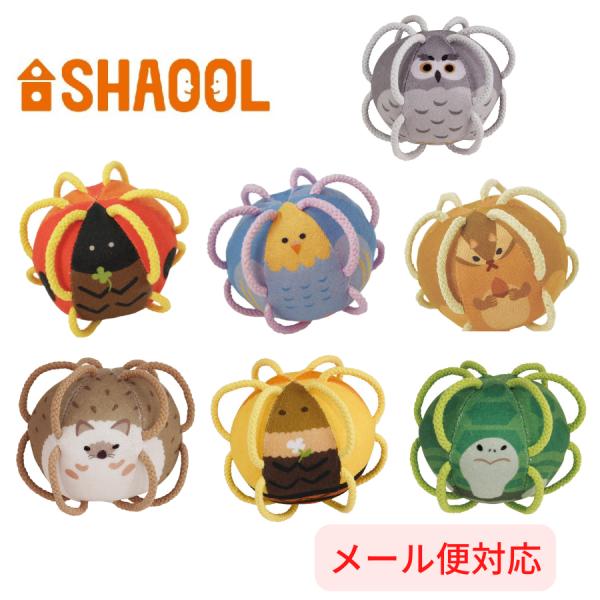 小さな子どもの手でも掴みやすい「わっか」は、どこからでも引っ掛けて持つことができます。わっかを指に引っ掛けて偶然持つことから始まり、発育に合わせて、意図してつかむ、振る、離す、投げる、というように遊びも変化していきます。早い段階から指先の感...