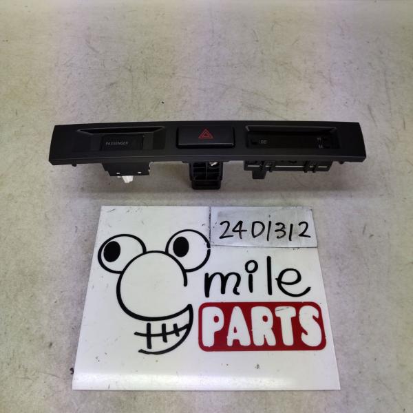 GX110／JZX110 マークII 純正 時計（パネル付き） 2Z3