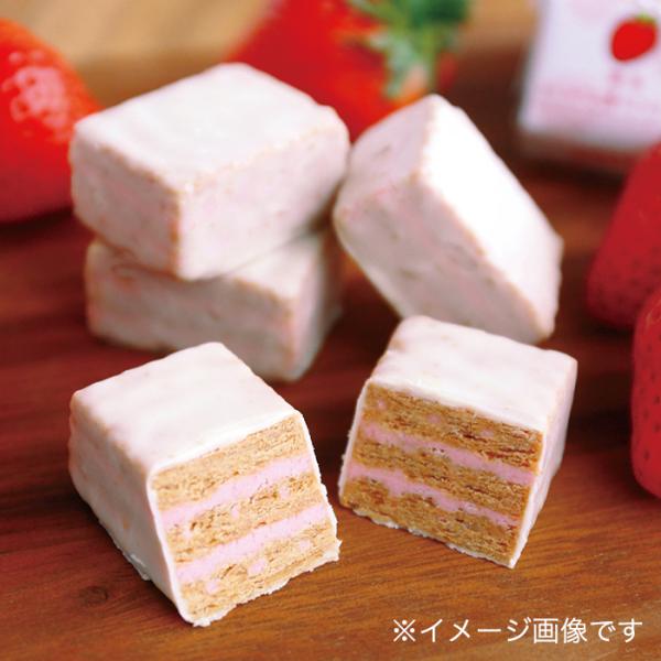 12,000円（税込）以上のお買い上げで日本全国送料無料福岡県だけで生産されている高級ブランドいちご「あまおう苺」の爽やかで甘くみずみずしい香りの広がるクリームをパイでサンドし、ホワイトチョコレートで包みました。あまおう苺の濃厚でぐっと香り...
