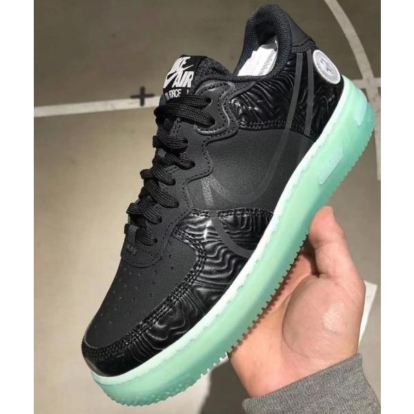 nike initiator black green