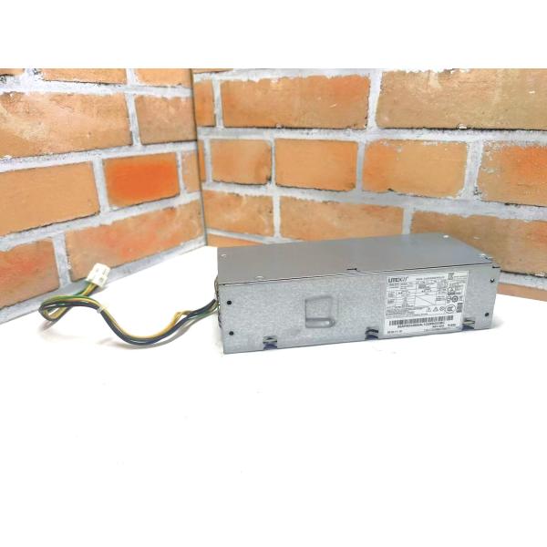 ◆動作PCから取り出して保管していたものです。◆万が一、不具合がございましたら、到着後7日以内のご連絡で返品など対応いたします。◆商品が到着しましたら、できるだけお早めに動作確認をお願いいたします。