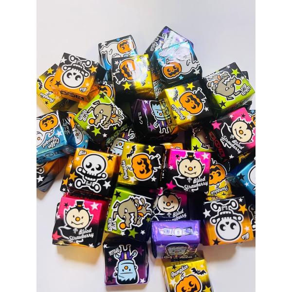 味はハロウィン限定のパンプキン、コーヒーヌガー、ビス、ミルク味、ホワイトビス、ブラッドストロベリーがランダムに入っています