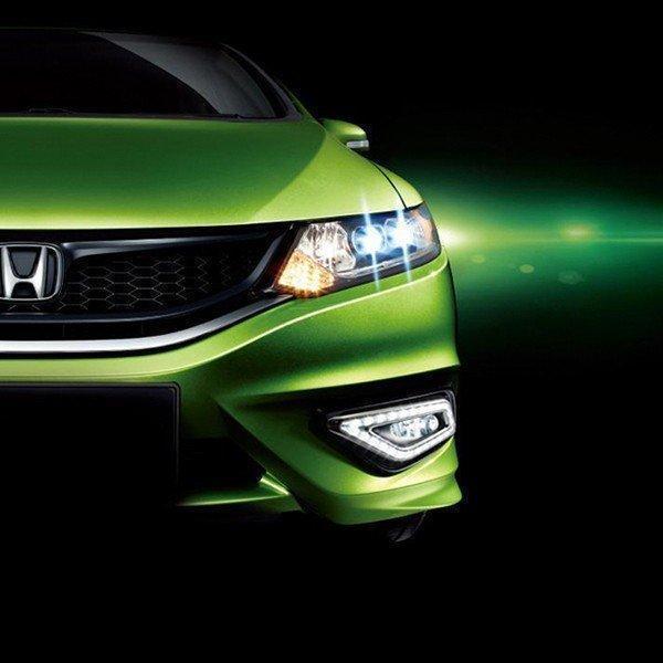 ホンダ ジェイド ハイブリット カスタム パーツ アクセサリー JADE FR4 FR5 用品 チップ発光 LEDデイライト HJ004
