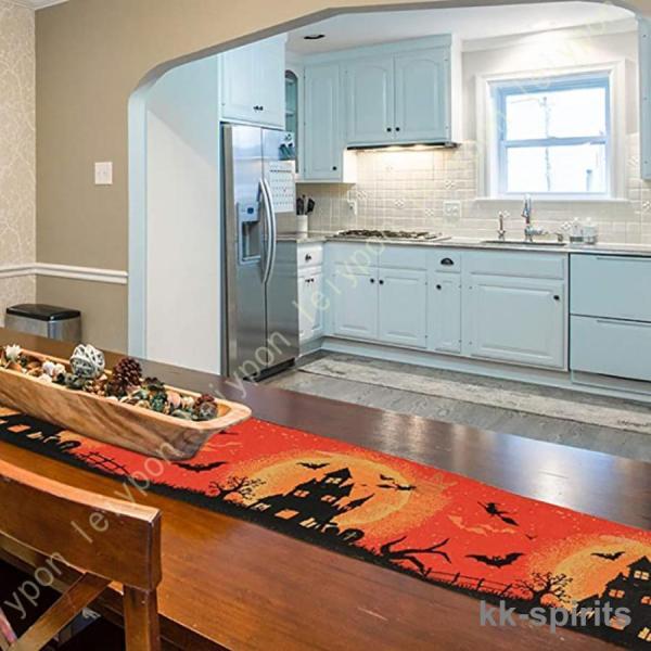 ★テーブルクロス ホテル レストランをインテリアの一つとして、シンプルで明るいお部屋を彩ります。こたつの天板・卓上にも最適！簡単に洗浄。★どんな空間にも馴染む柄、テーブルを華やかに演出してくれるテーブルカバー。家テーブル用だけではなく、パー...