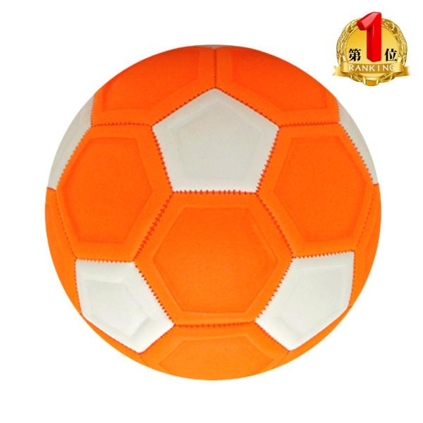 キッカーが楽しくなるカーブが良くかかるサッカーボールですこのボールを使えばあの元日本代表で世界的フリーキッカー並みのカーブボールが蹴れるかもゴムのような弾む素材＆カーブがよくかかるのでゴールキーパーの練習にも最適オレンジ×ホワイトで特徴的な...