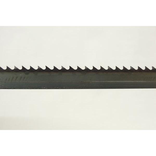 木工用極細帯鋸です。3、6、8、10、13、16、19、25mm幅があります。刃先焼入れされていて耐久性に優れています。使い捨てではなく目立て可能です。機械メーカーにより長さが違いますので、ご注文の際は長さをご指定下さい。また表示外の寸法を...