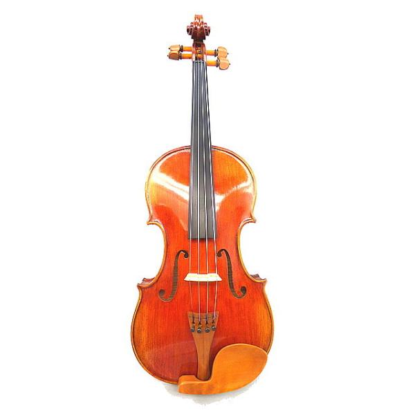 左きき用ビオラ Luthier Series Viola/Left Handed Viola 15.5 inch Boxwood Fittings左利き用の楽器は、単に表面上のあご当てや弦の配置を変えただけではなく、バスバーや魂柱等の内部構...