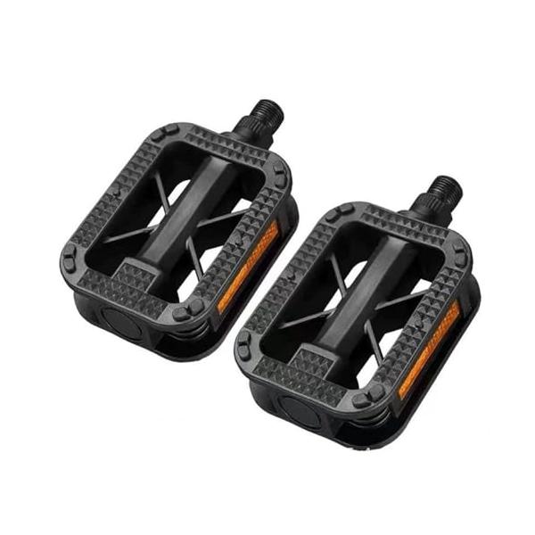 フラットブラック/2個 自転車ペダル/-・Color:ブラック・製品サイズ踏面 67x120mm、重量:293gペア。・夜間走行も安全をサポートペダル前後には夜間走行でも安心のリフレクターを備えています。・すべり止めテクスチャ設計靴底へのダ...