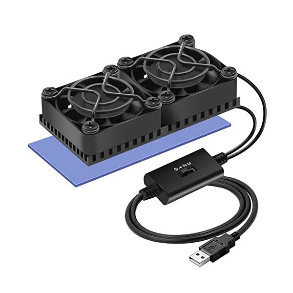 ・ブラック 8×4cm ・・Size:8×4cm・4cm USBファンが搭載されており、通常のヒートシンクより更なる放熱効果を得ており、熱暴走対策に最適です。また、USB冷却ファンが三段階風量調整ができ、静かに回転します。・W8×D4cm小...