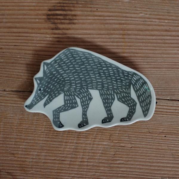 倉敷意匠 Kata Kata カタカタ 印判手 豆皿 オオカミ グレー いんばんて 狼 動物 惣菜 レトロ 陶器 灰色 モノトーン かわいい イラスト お皿 Ks Nh027 08 Buyee Buyee บร การต วกลางจากญ ป น ซ อจากประเทศญ ป น