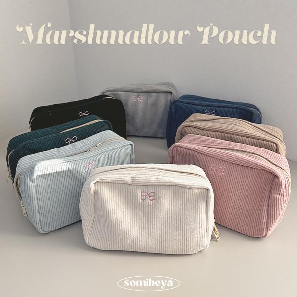 素材：コーデュロイサイズ：17.5cm x 11cm x 7cm商品紹介：ホリデーシーズン限定！クリスマス仕様ラッピングを無料で提供します！是非クリスマスプレゼントとしてお使いください！※クリスマスラッピング構成※ギフトボックス＋商品＋リボ...