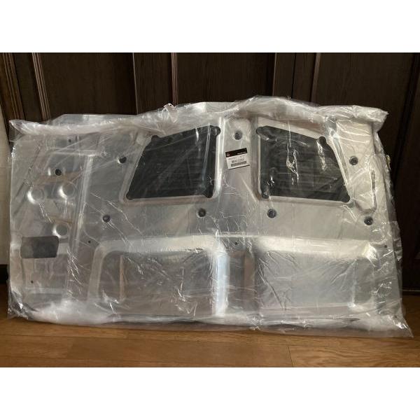 【三菱純正新品】 新品 エボ5 CP9A フード インシュレータ ボンネット ☆ 三菱 純正 新品 ランエボ CP9A フード インシュレータ ボンネット