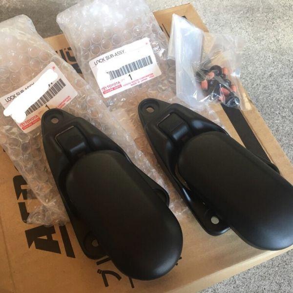 新品　ZZW30系 MR-S　純正 リムーバブルルーフロック 左右　ハードトップ ☆ トヨタ 純正 新品 ZZW30 MR-S リムーバブル ルーフ ロック 左右